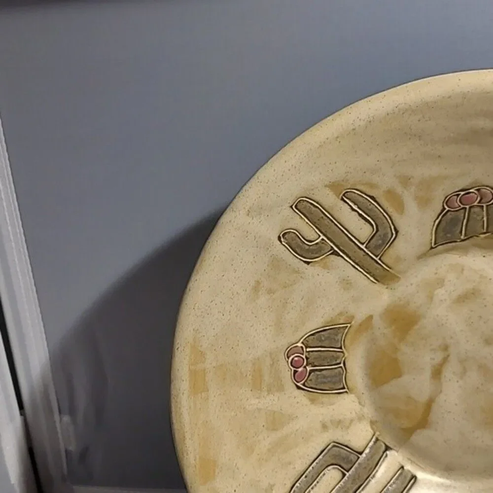 HANDCRAFTED BOWL DESIGNED BY MARA CACTUS DESIGN